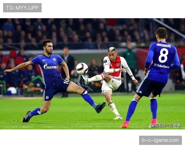 乌德勒支精彩对决：团队协作与战术执行闪耀赛场