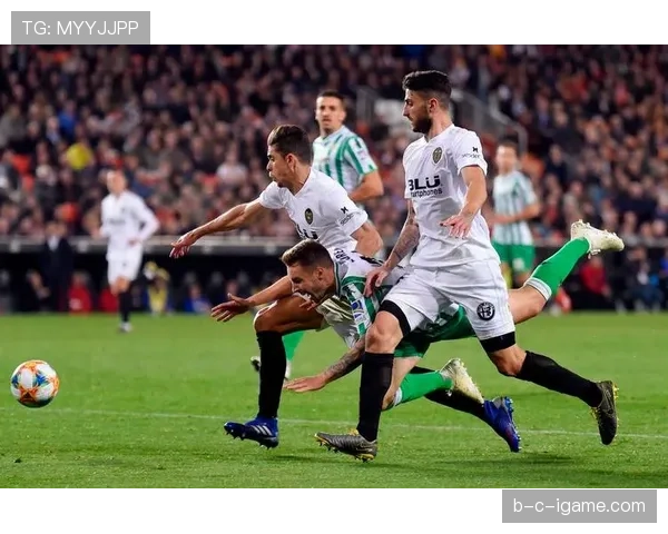 西甲新秀闪耀赛场，年轻才俊表现抢眼引媒体聚焦