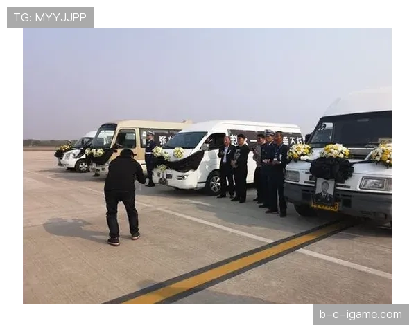 张帅机场行李比我房租还贵，落地回家却只点了外卖，反差笑不出来